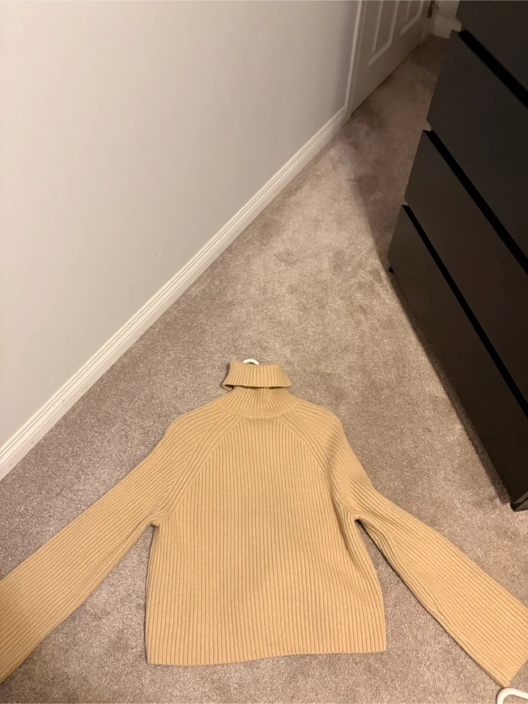 H&M Turtle Neck Sweater image indicator(2)