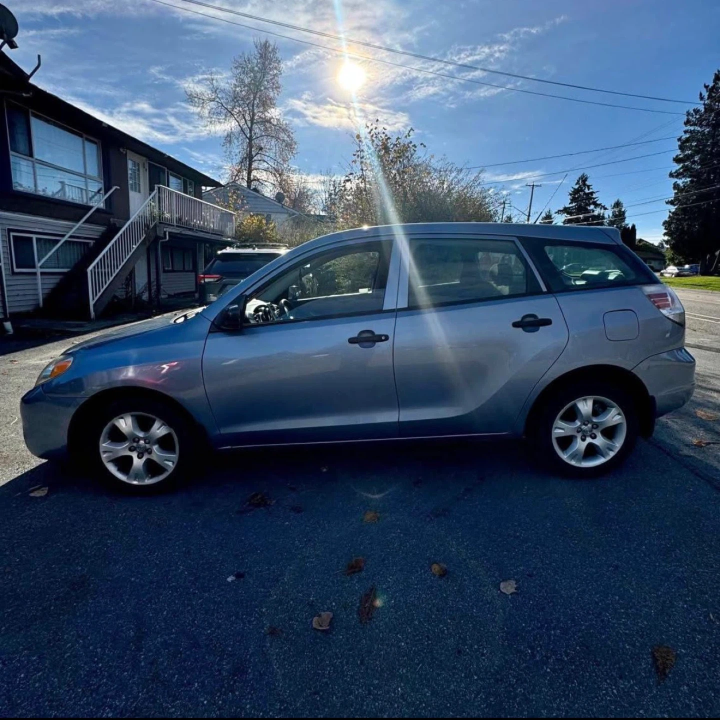 Toyota Matrix Hatchback - Great Condition! - photo 3