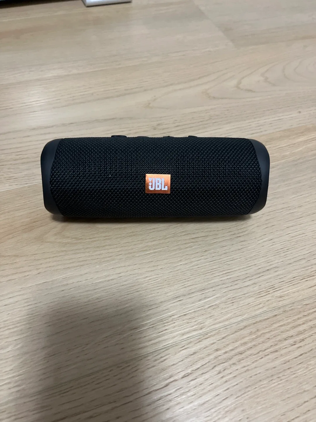 JBL Flip 5 Black Portable Bluetooth Speaker image indicator(2)