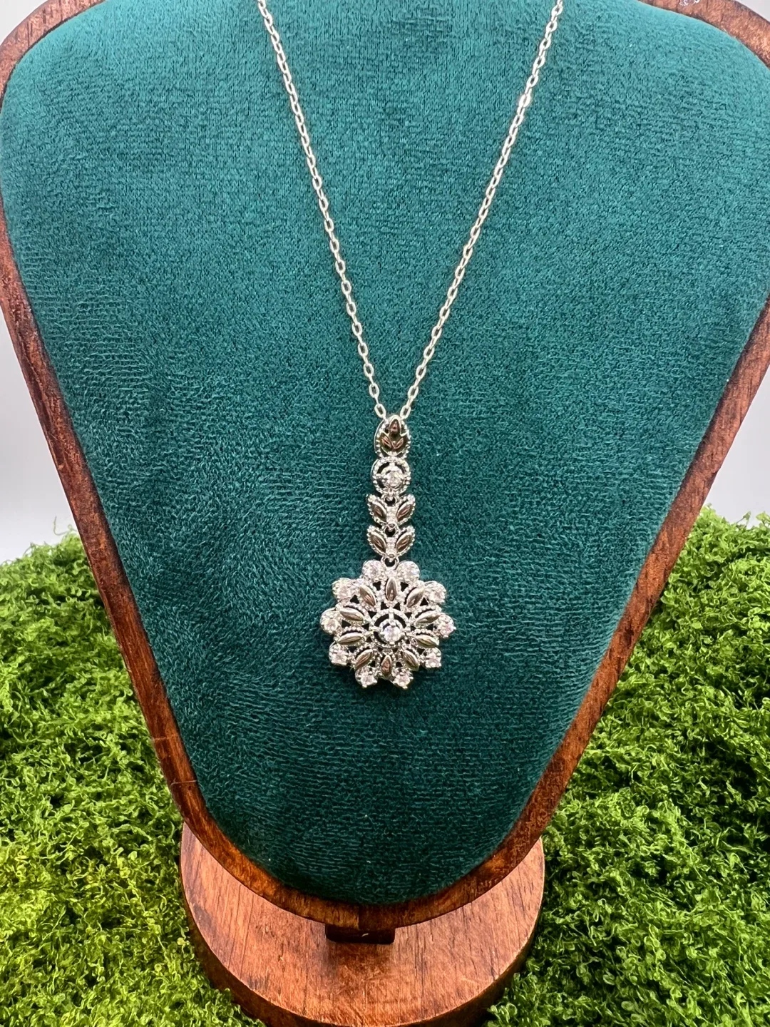Silver Floral Pendant Necklace