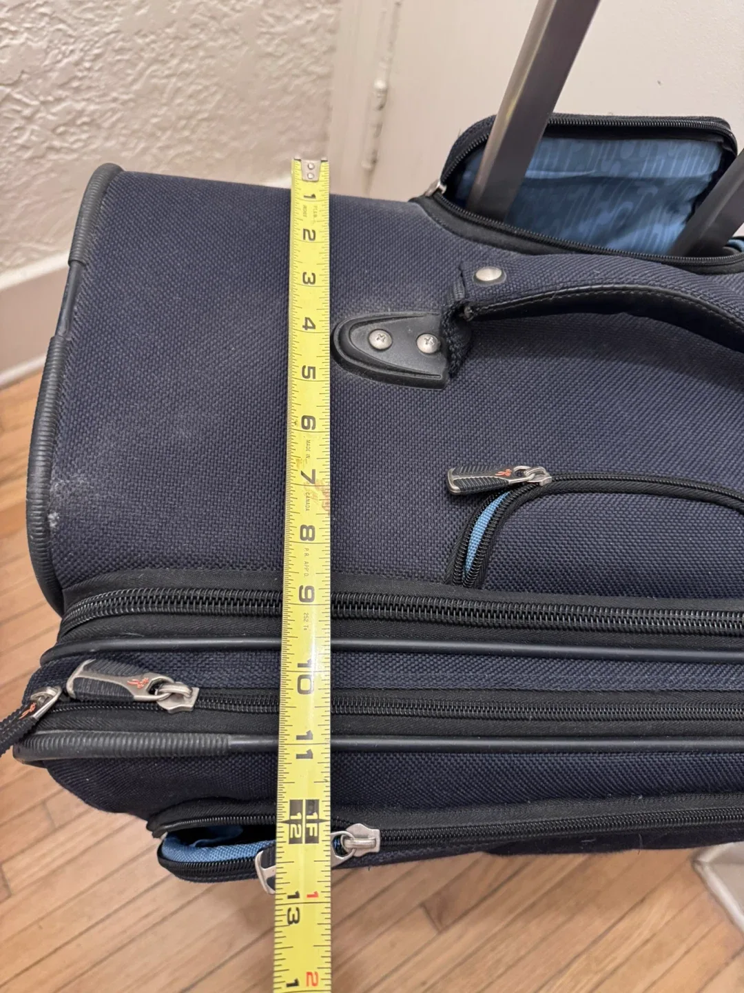 Moving  sale RBH Elate ( Ricardo Brand ) Suitcase Size 28” image indicator(4)