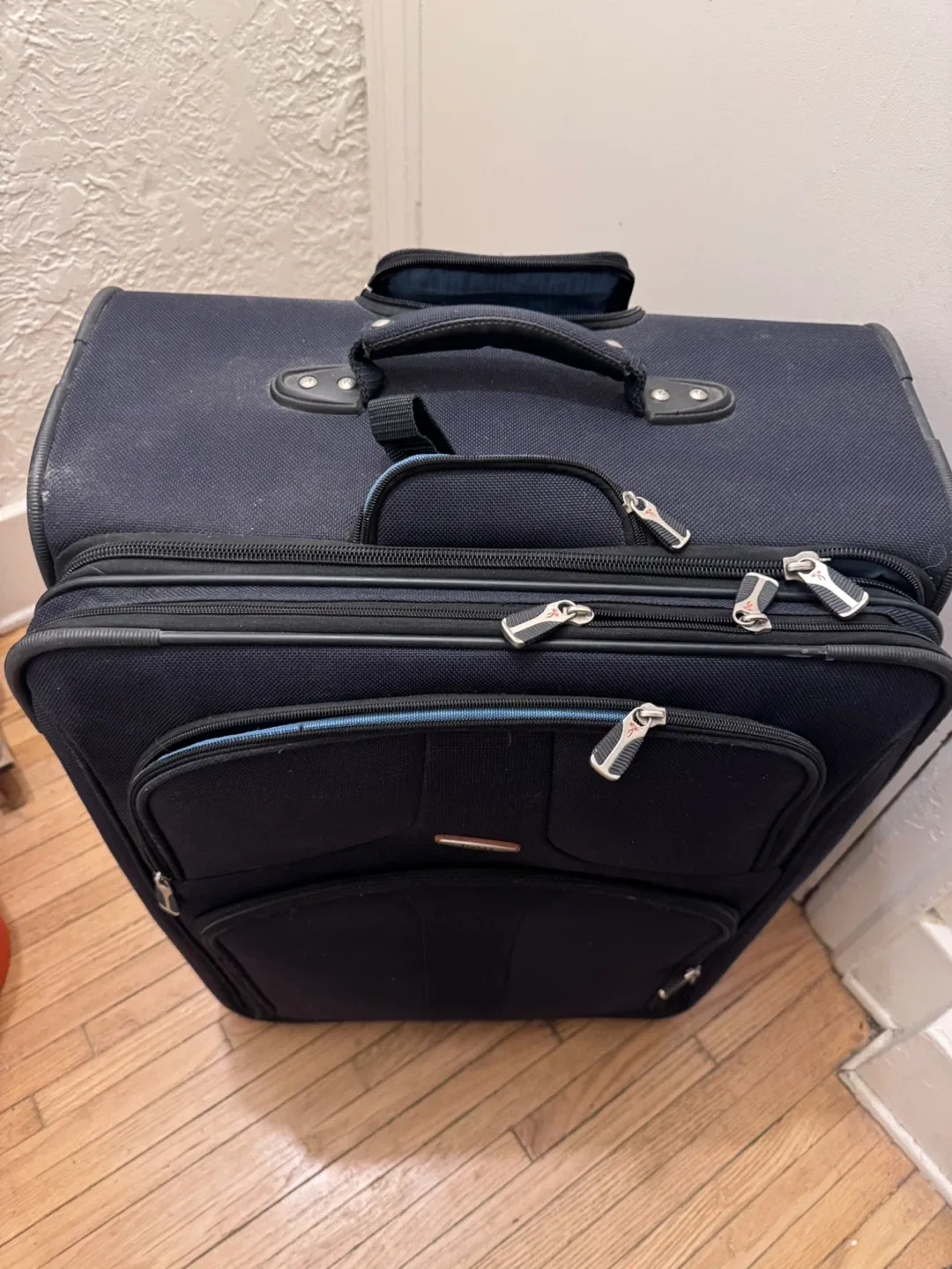 Moving  sale RBH Elate ( Ricardo Brand ) Suitcase Size 28” image indicator(7)