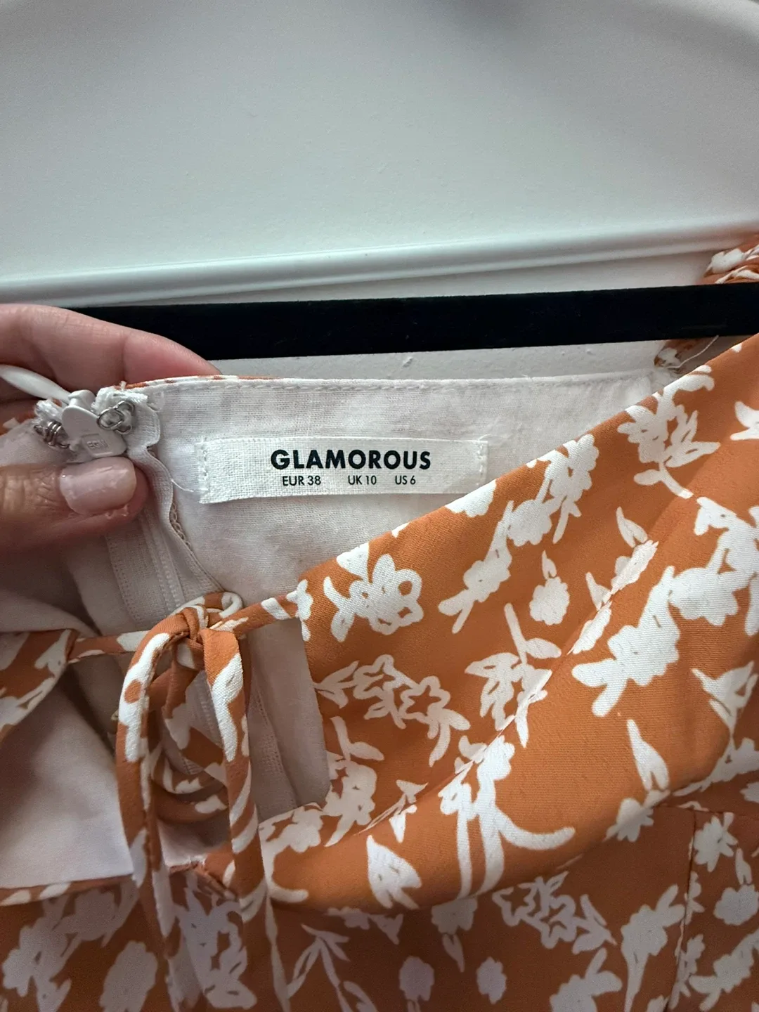 Glamorous Floral Mini Dress - Size US 6 image indicator(2)