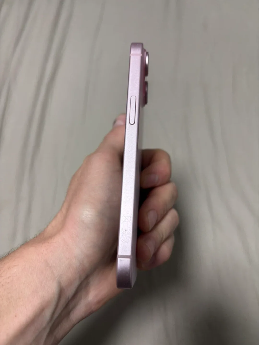 Apple iPhone 15 Pink 256GB sim slot 88%✅ image indicator(3)