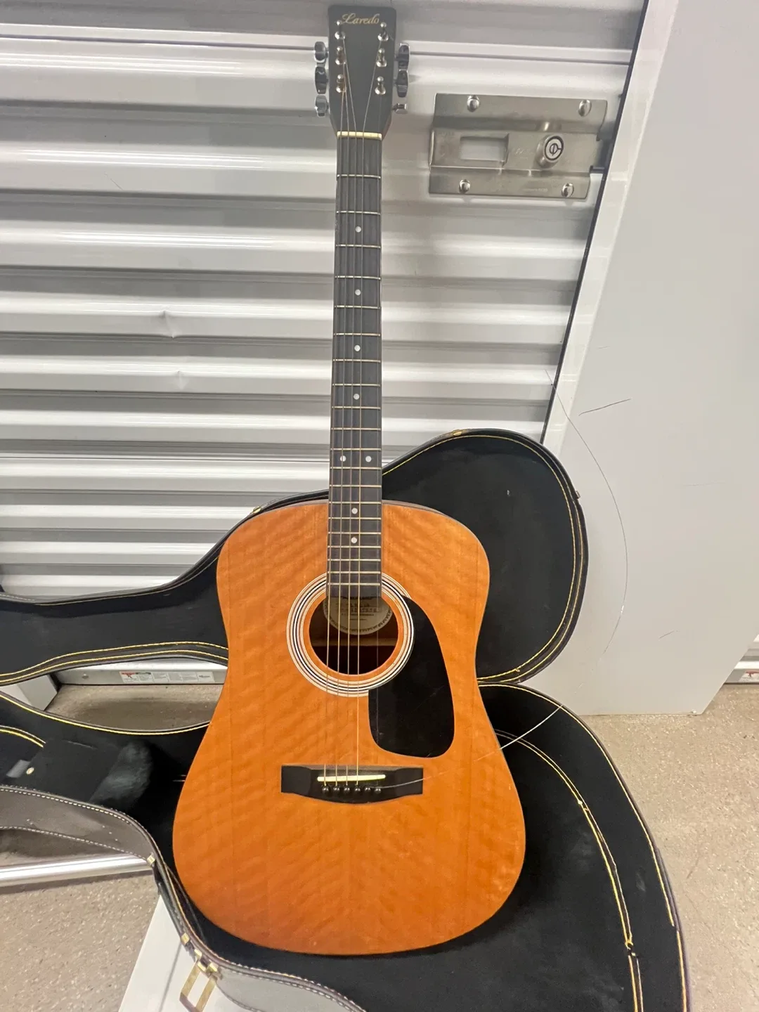 Laredo LW015 Acoustic Guitar with Case image indicator(4)