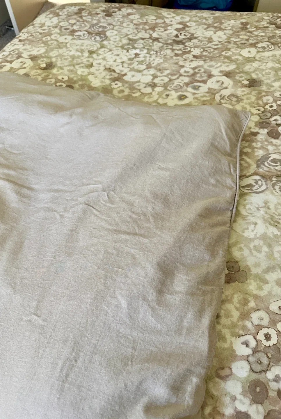 Queen-size duvet cover & two queen-size shams image indicator(2)