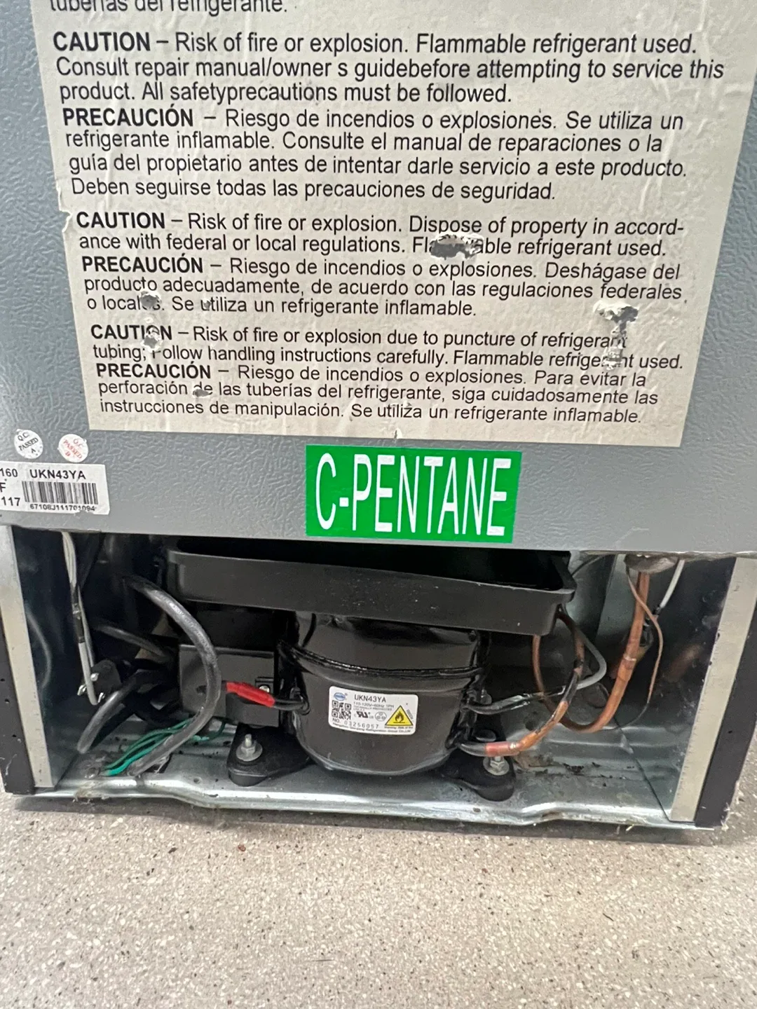 Magic Chef Compact Refrigerator - HMDR400SE image indicator(4)