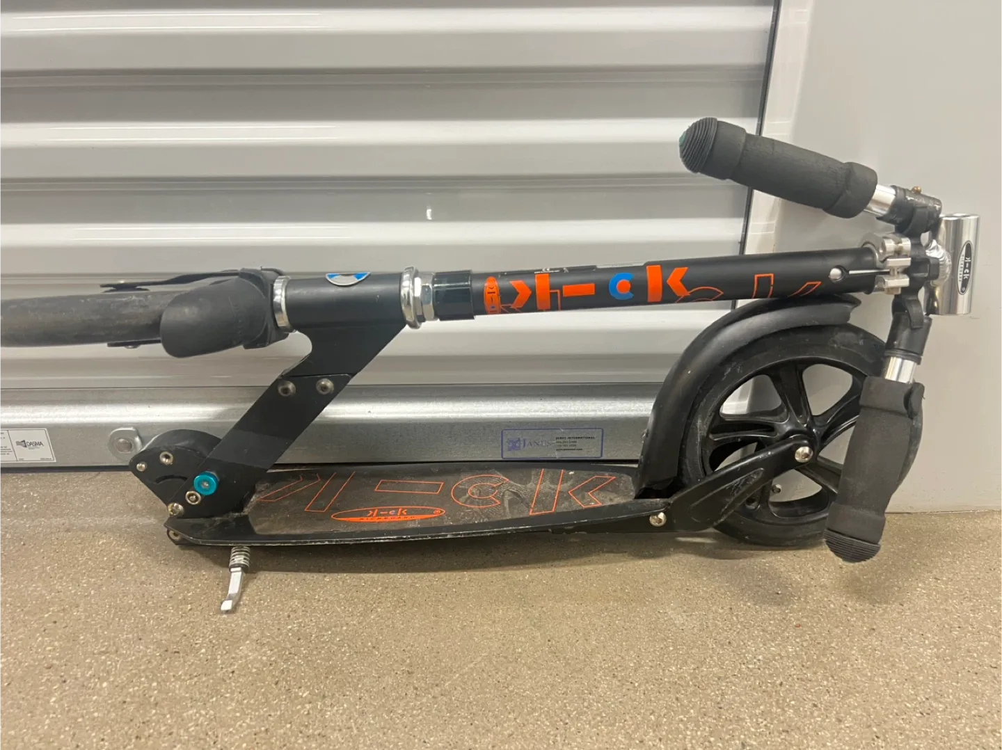 Micro Kickboard Scooter - Black image indicator(6)