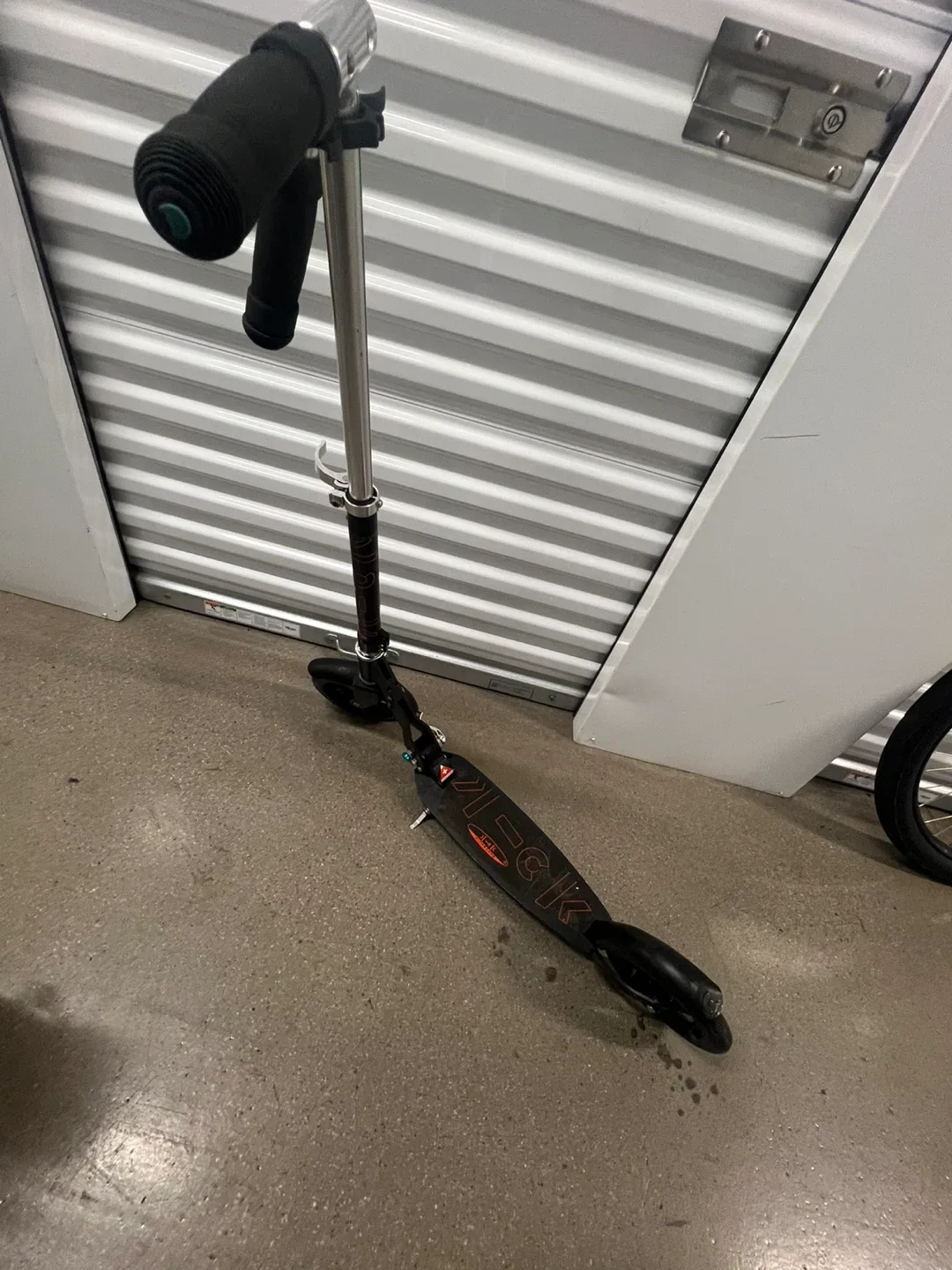 Micro Kickboard Scooter - Black image indicator(3)