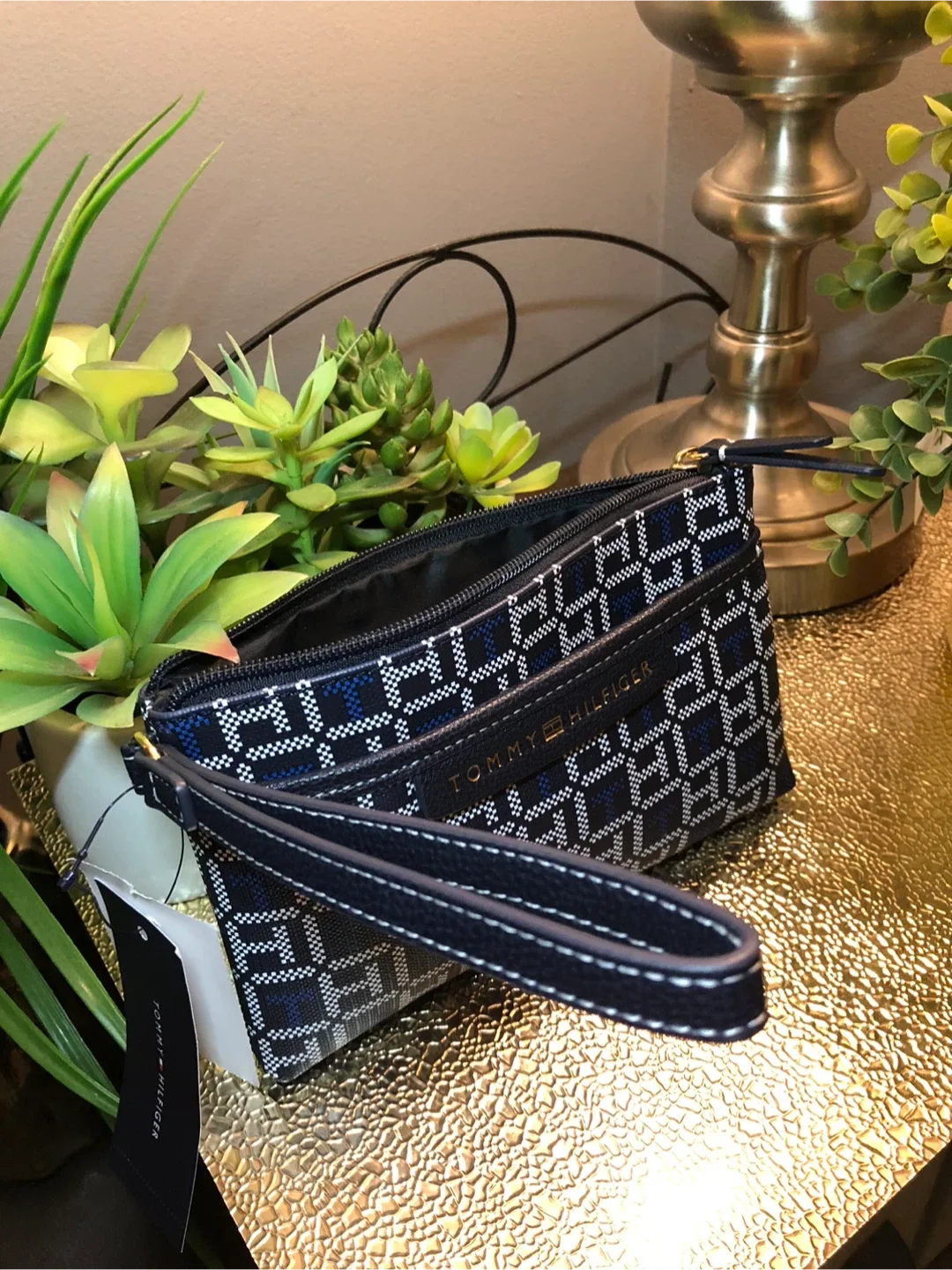 Tommy Hilfiger Wristlet image indicator(4)