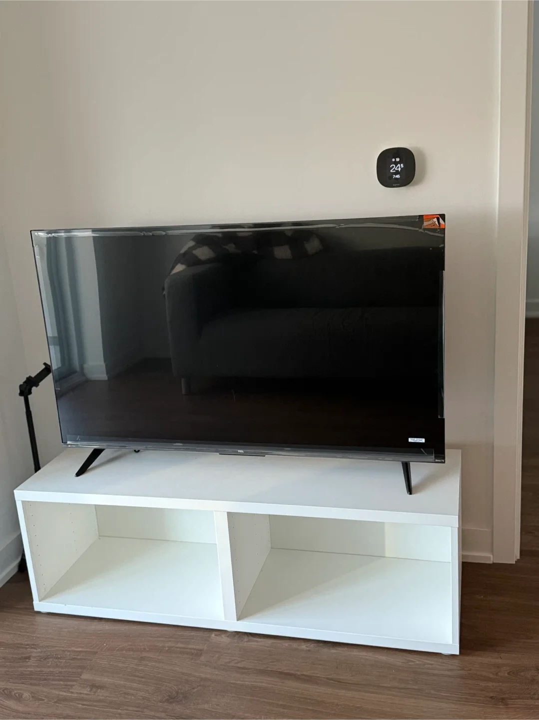 TCL 50” 4K Ultra HD Roku TV $330 image indicator(2)