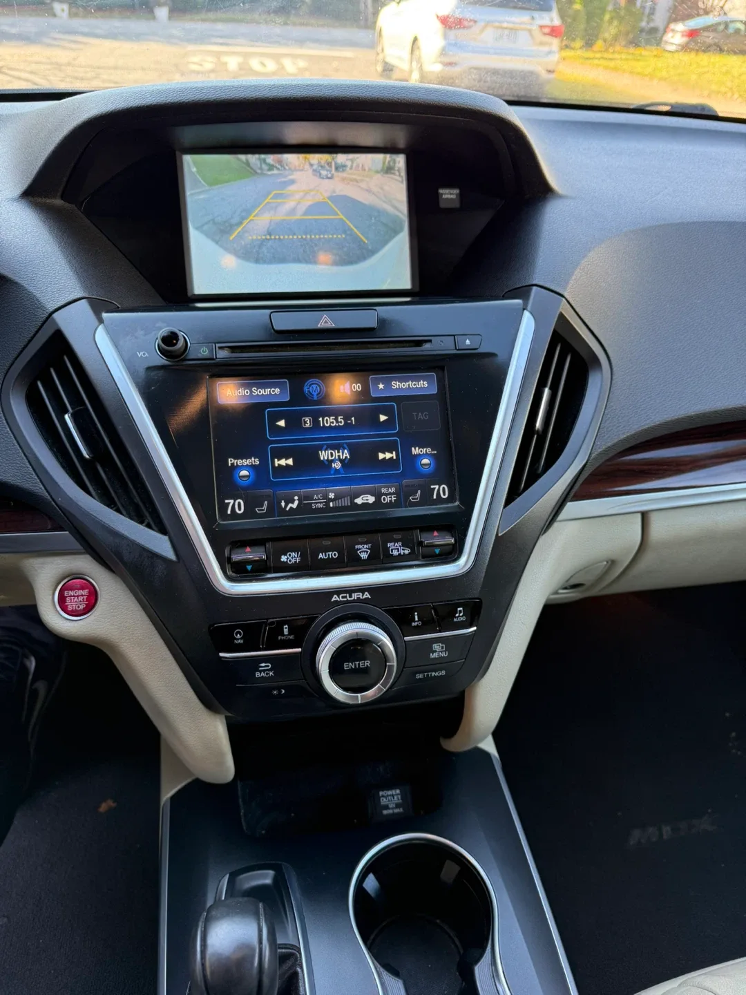 White Acura MDX SUV image indicator(7)