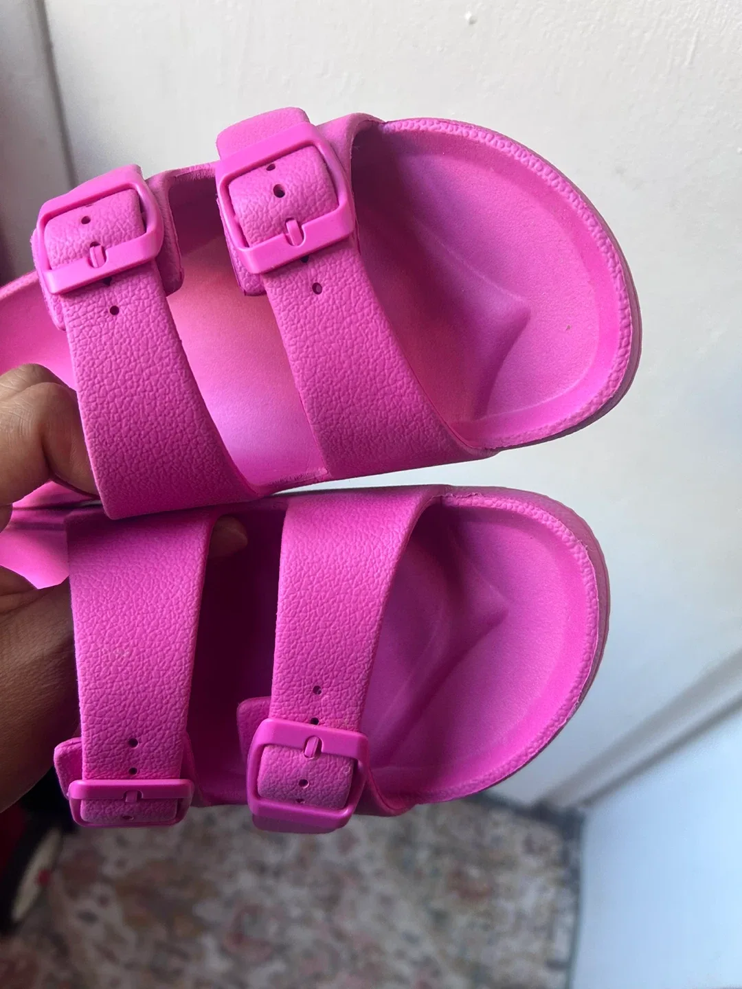 Pink slides a size 6 Read Description ⤵️ image indicator(3)