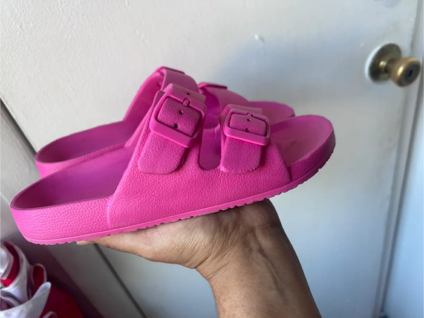 Pink slides a size 6 Read Description ⤵️ image indicator(2)