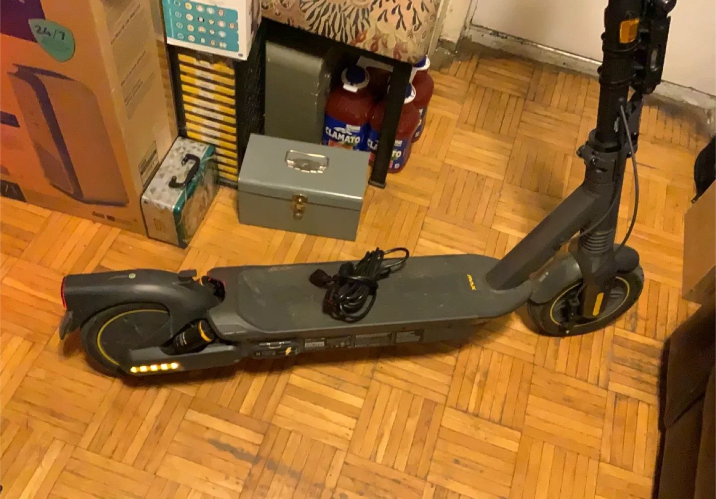 Segway Ninebot MAX G2 Electric Scooter image indicator(3)