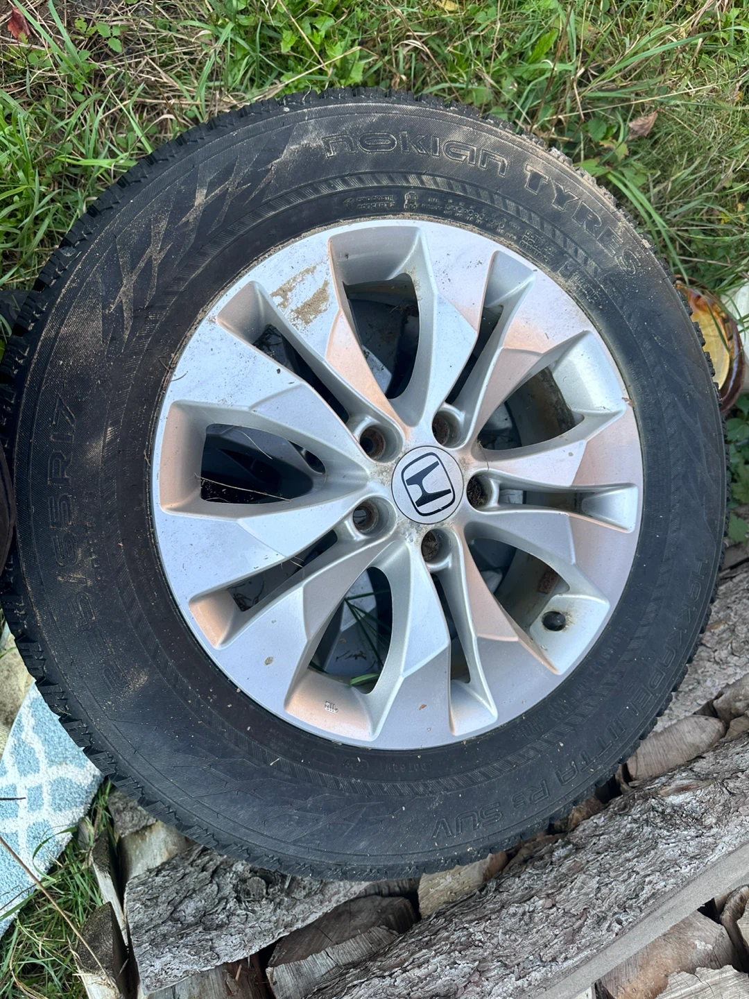 Honda Rim with Nokian Hakkapeliitta R3 SUV Tire
