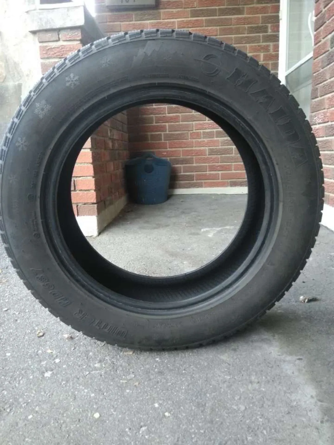 Set of 4 HAIDA Winter i*Pike RS2 225/60R18 Tires image indicator(5)