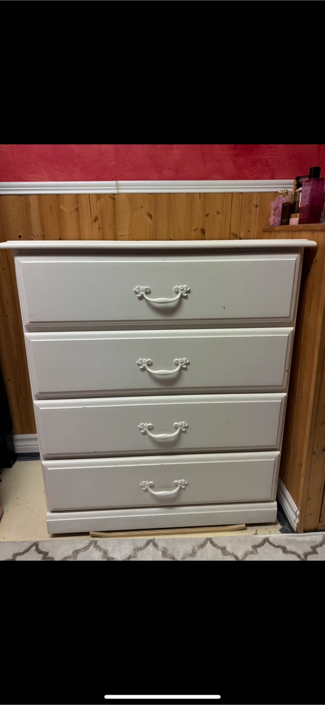 White 4-Drawer Dresser - photo 4