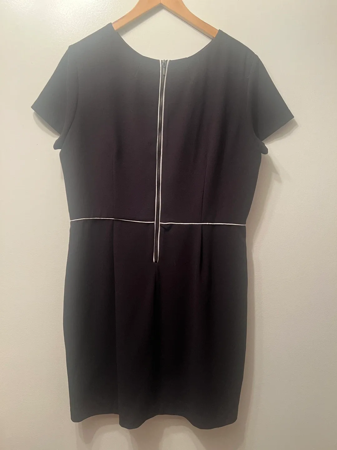 Black Dress 🥕 image indicator(2)