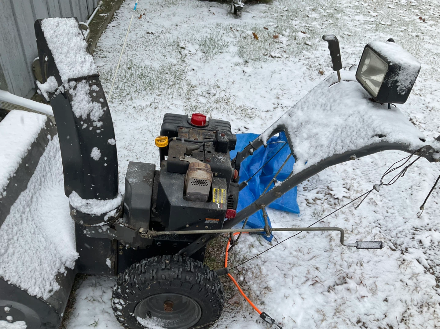 Murray snowblower with Tecumseh motor. Had running on 11/8/25. - photo 4