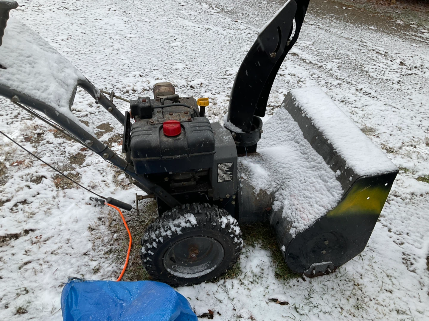 Murray snowblower with Tecumseh motor. Had running on 11/8/25.