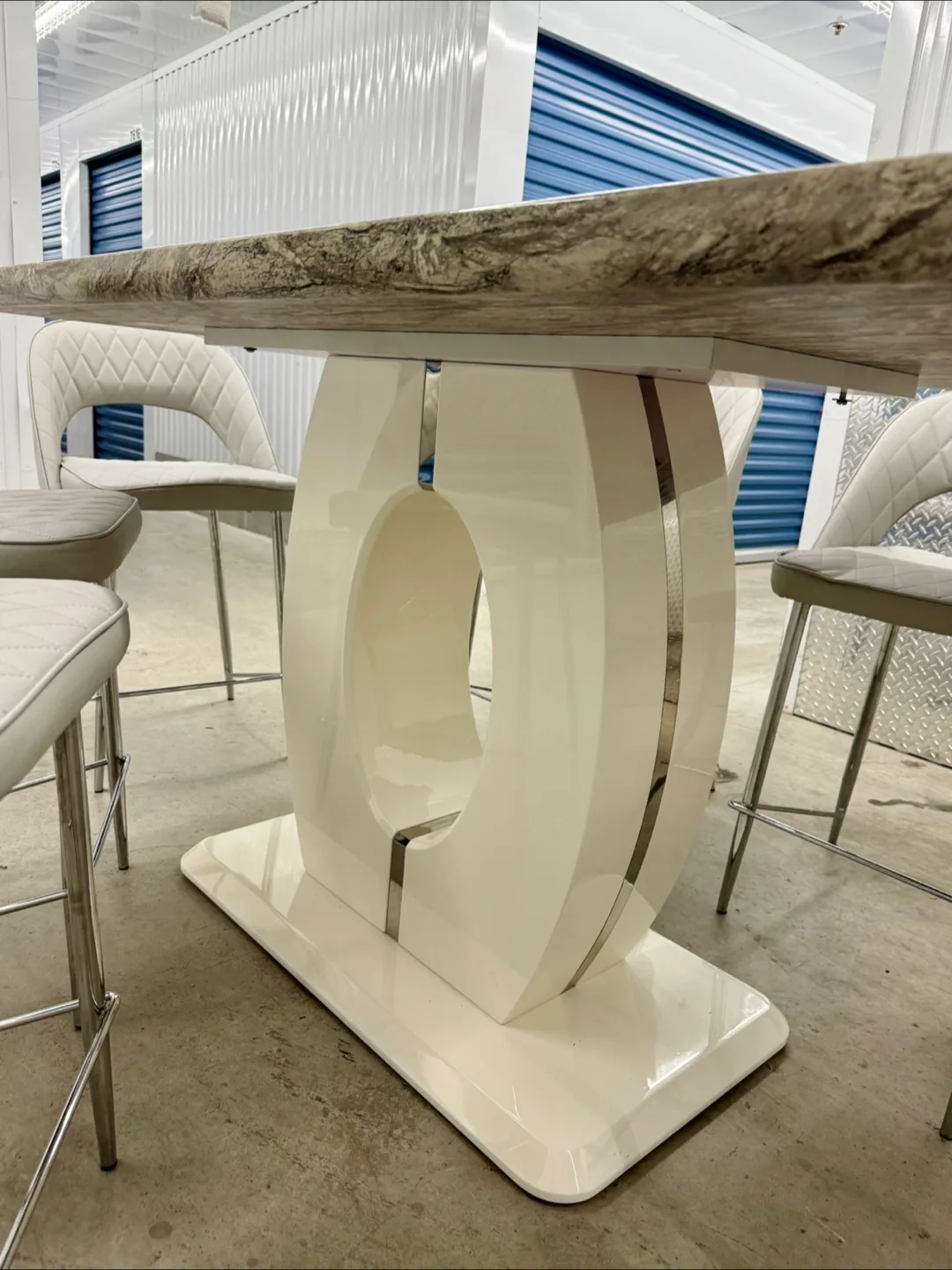 Kitchen table set in grey pub height image indicator(3)