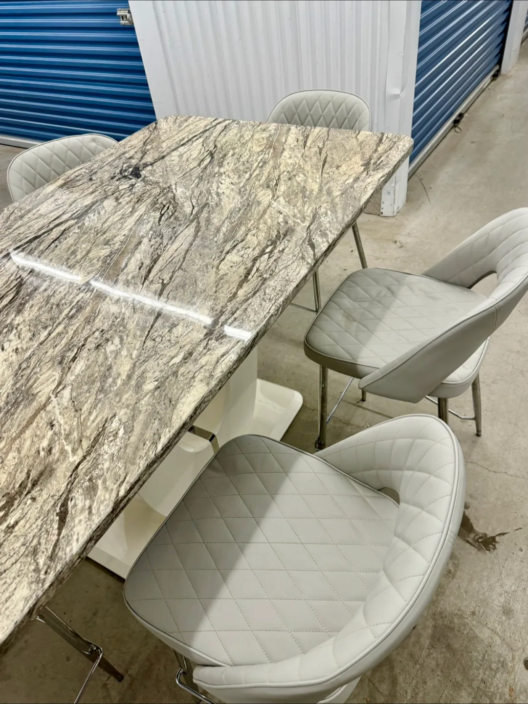 Kitchen table set in grey pub height image indicator(8)