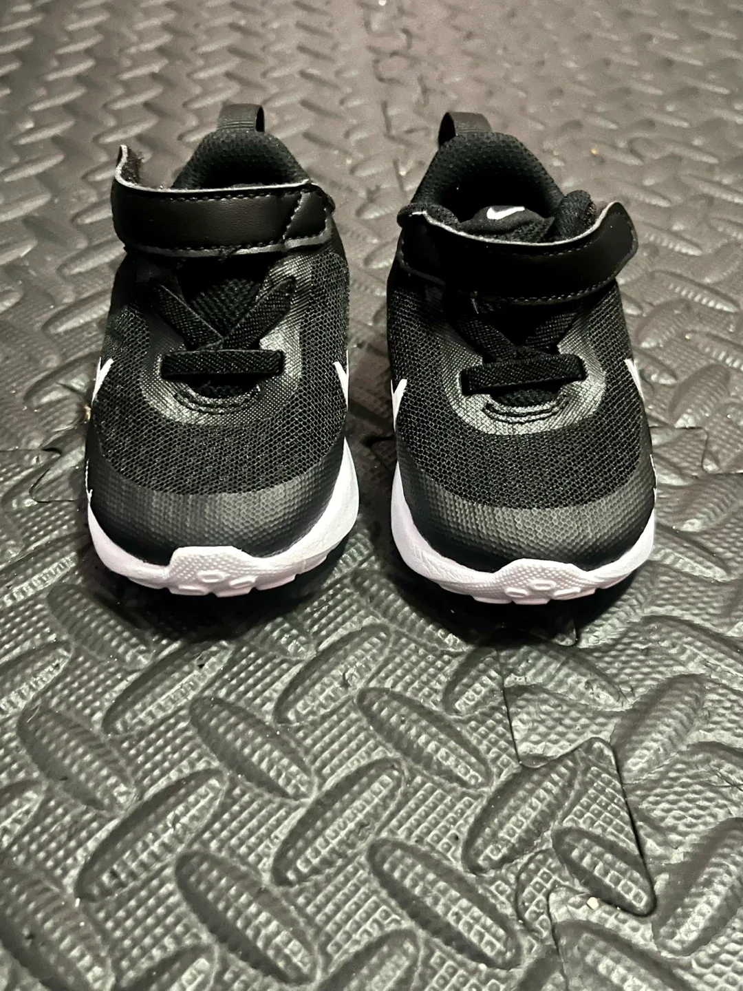 Nike Toddler Shoes Size 3C - Black & White thumbnail