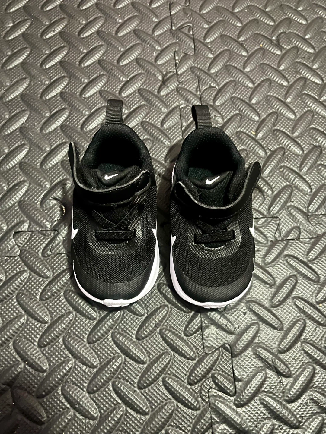 Nike Toddler Shoes Size 3C - Black & White - photo 2