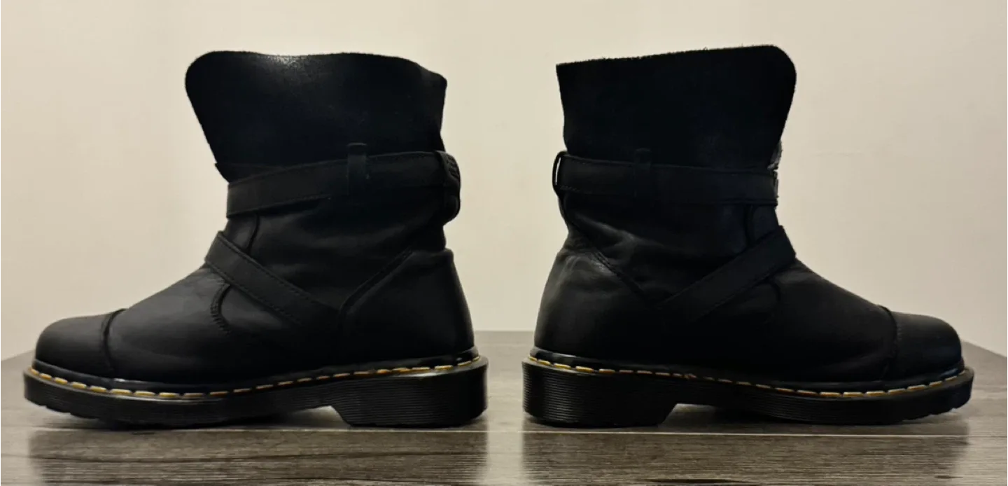 Dr. Martens Black Leather Boots image indicator(2)