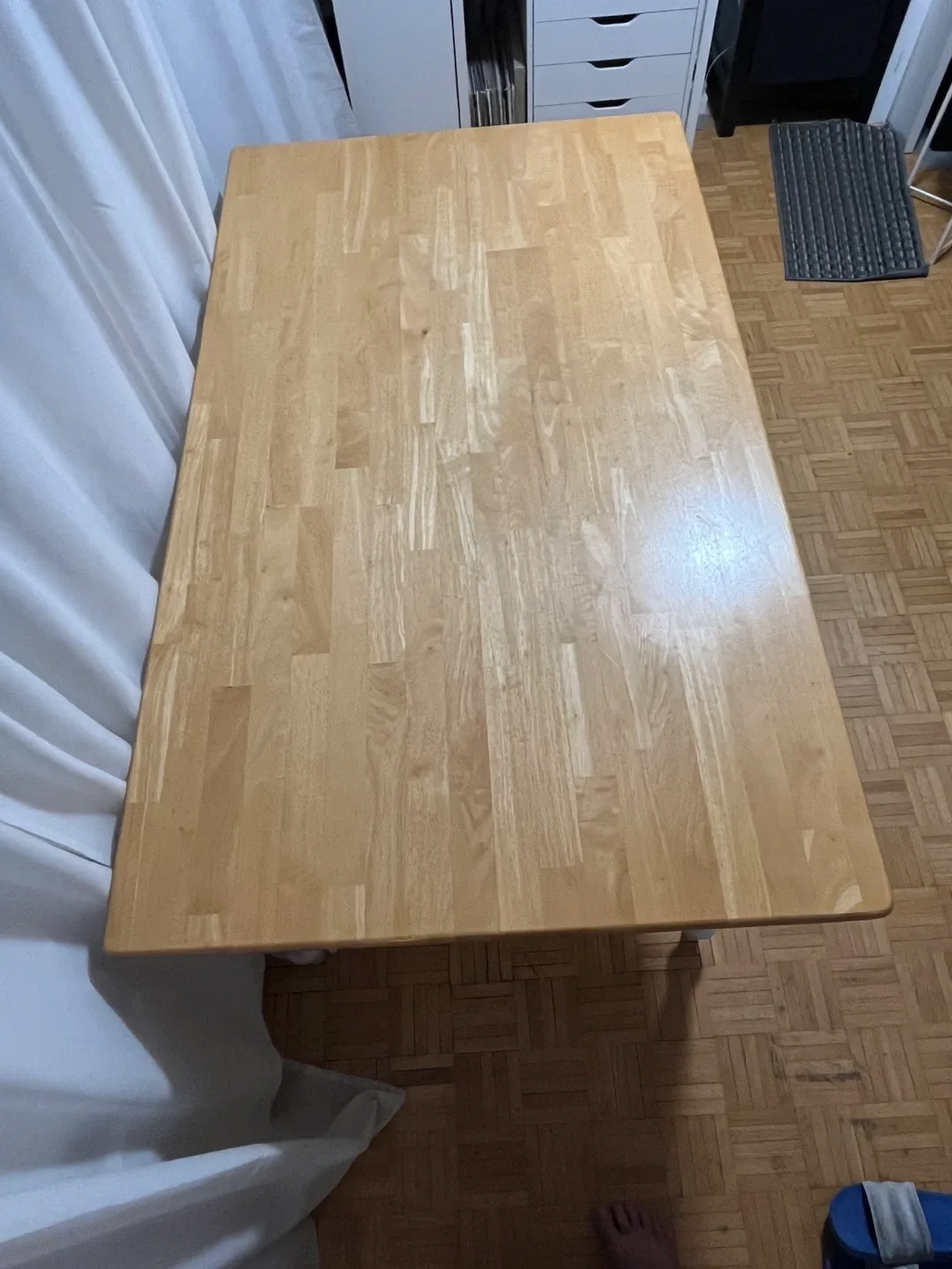 Large Wooden Dining Table with White Legs image indicator(5)