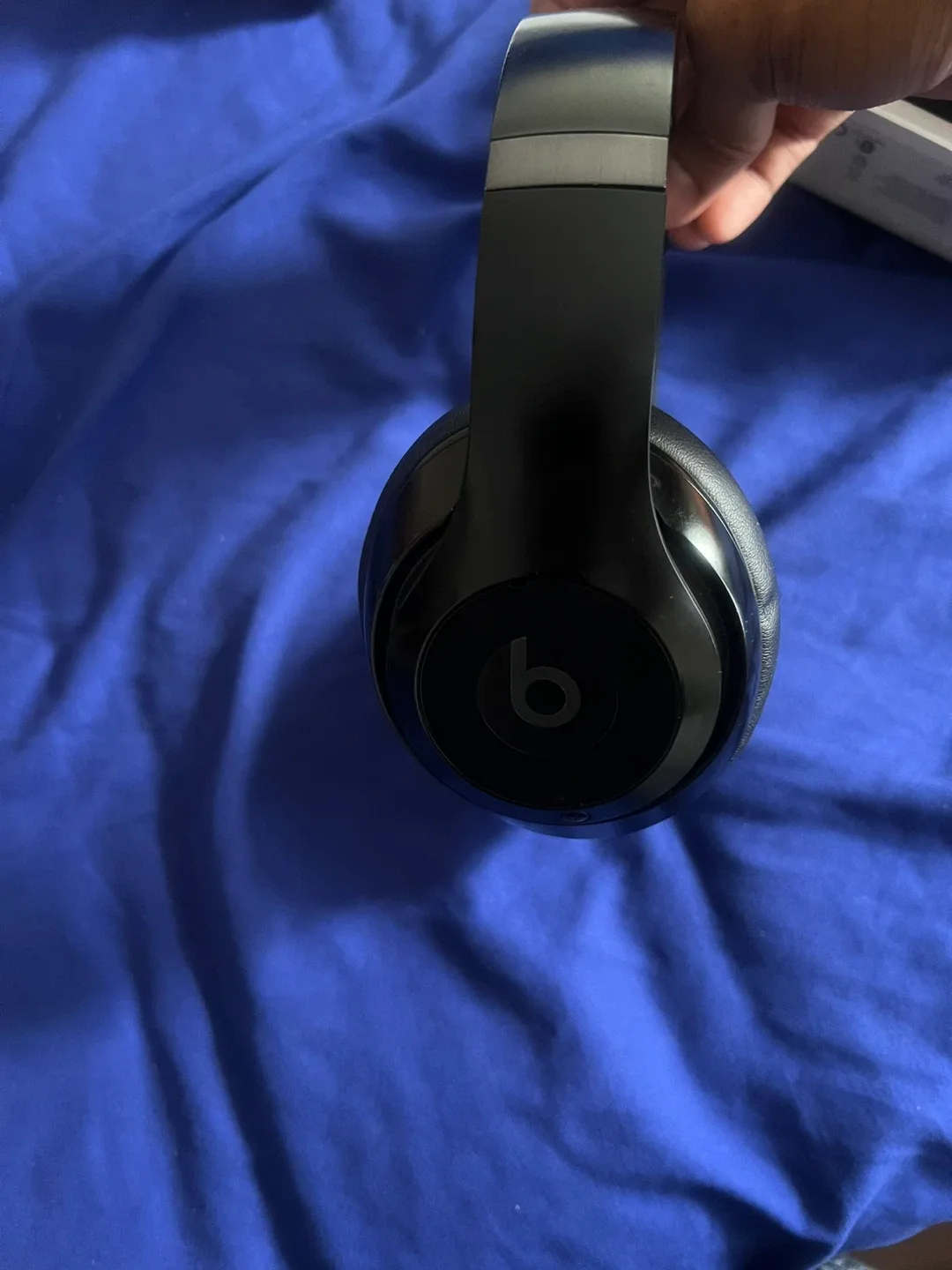 Beats Studio Pro Black Headphones image indicator(3)