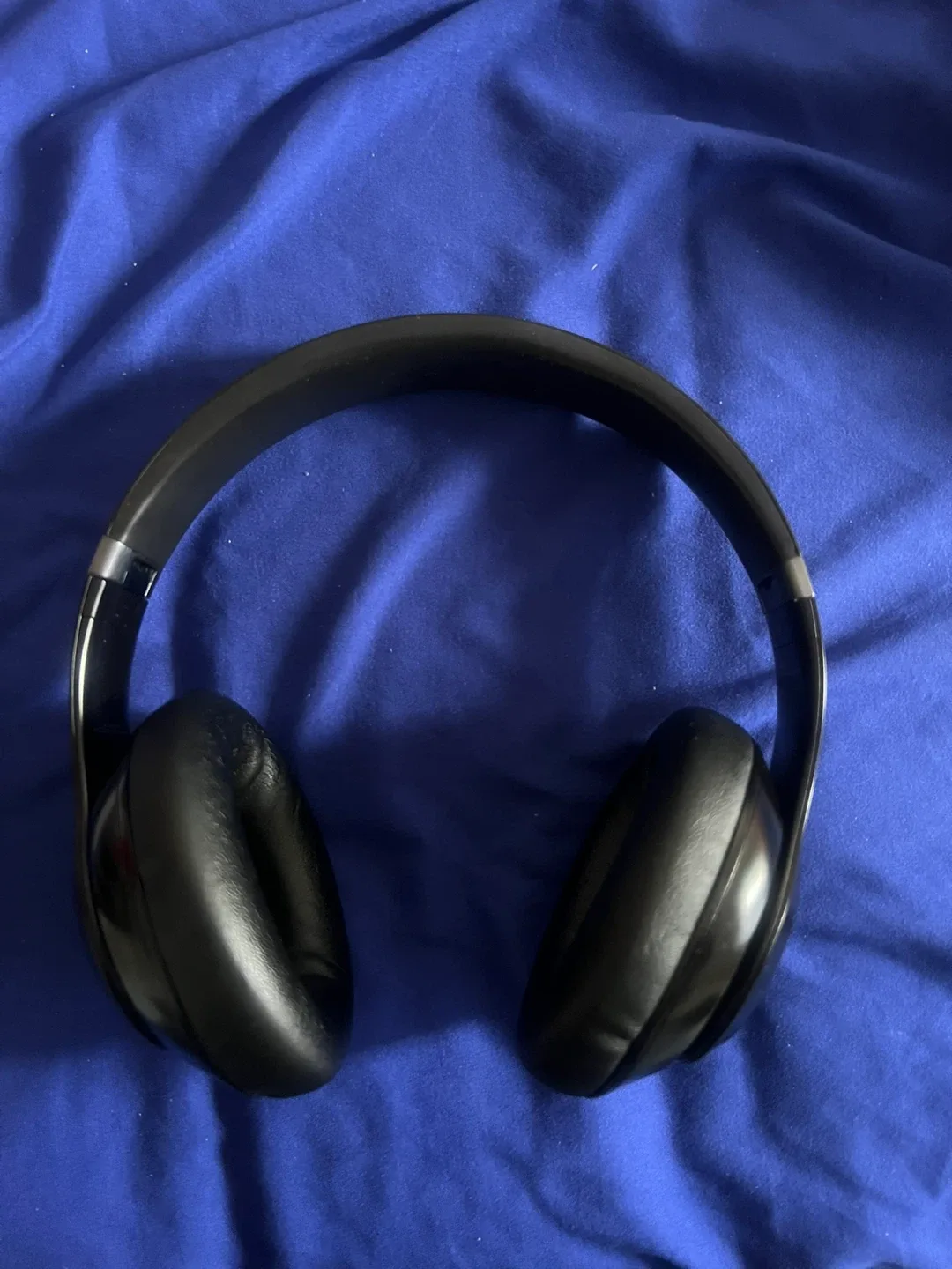 Beats Studio Pro Black Headphones image indicator(2)