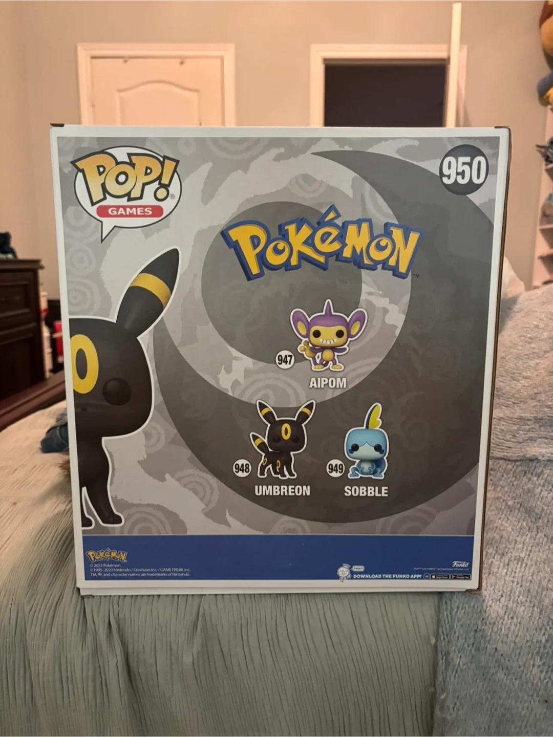Funko POP! Games Pokémon Umbreon Vinyl Figure image indicator(2)