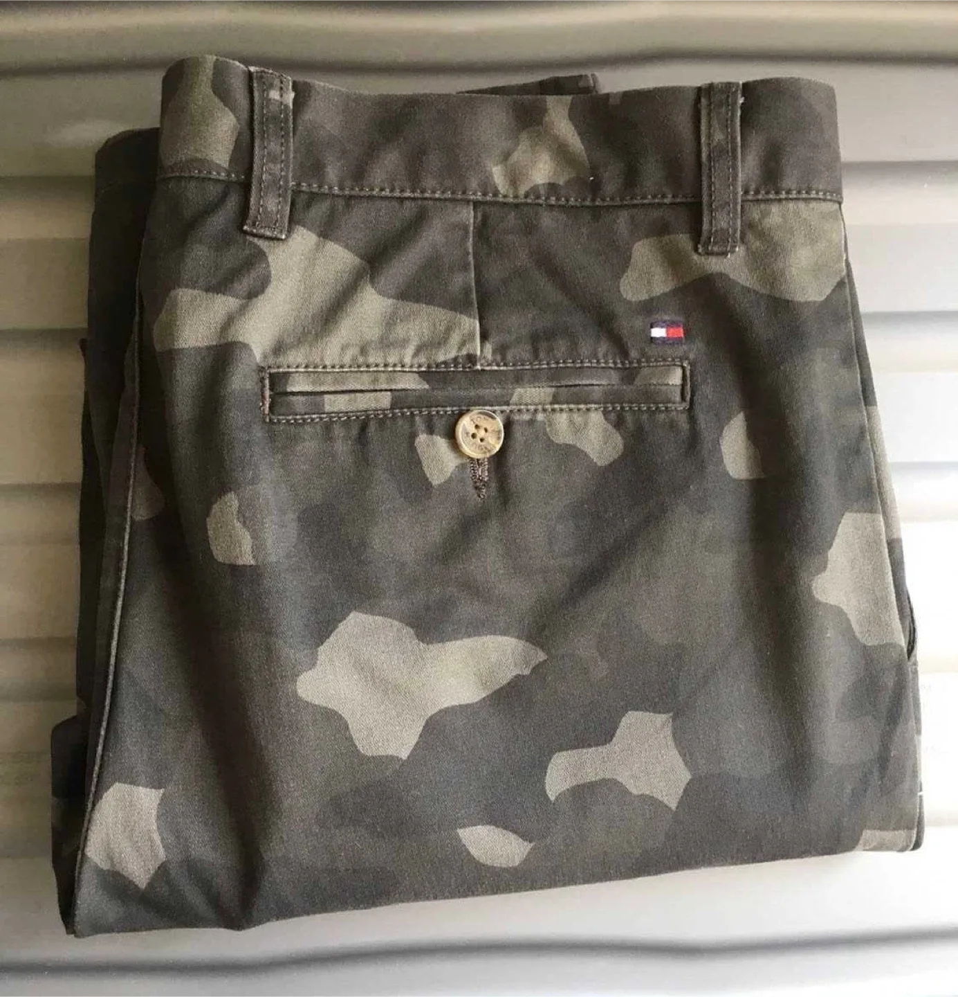 Tommy Hilfiger Camo Pants - 33/30 image indicator(2)