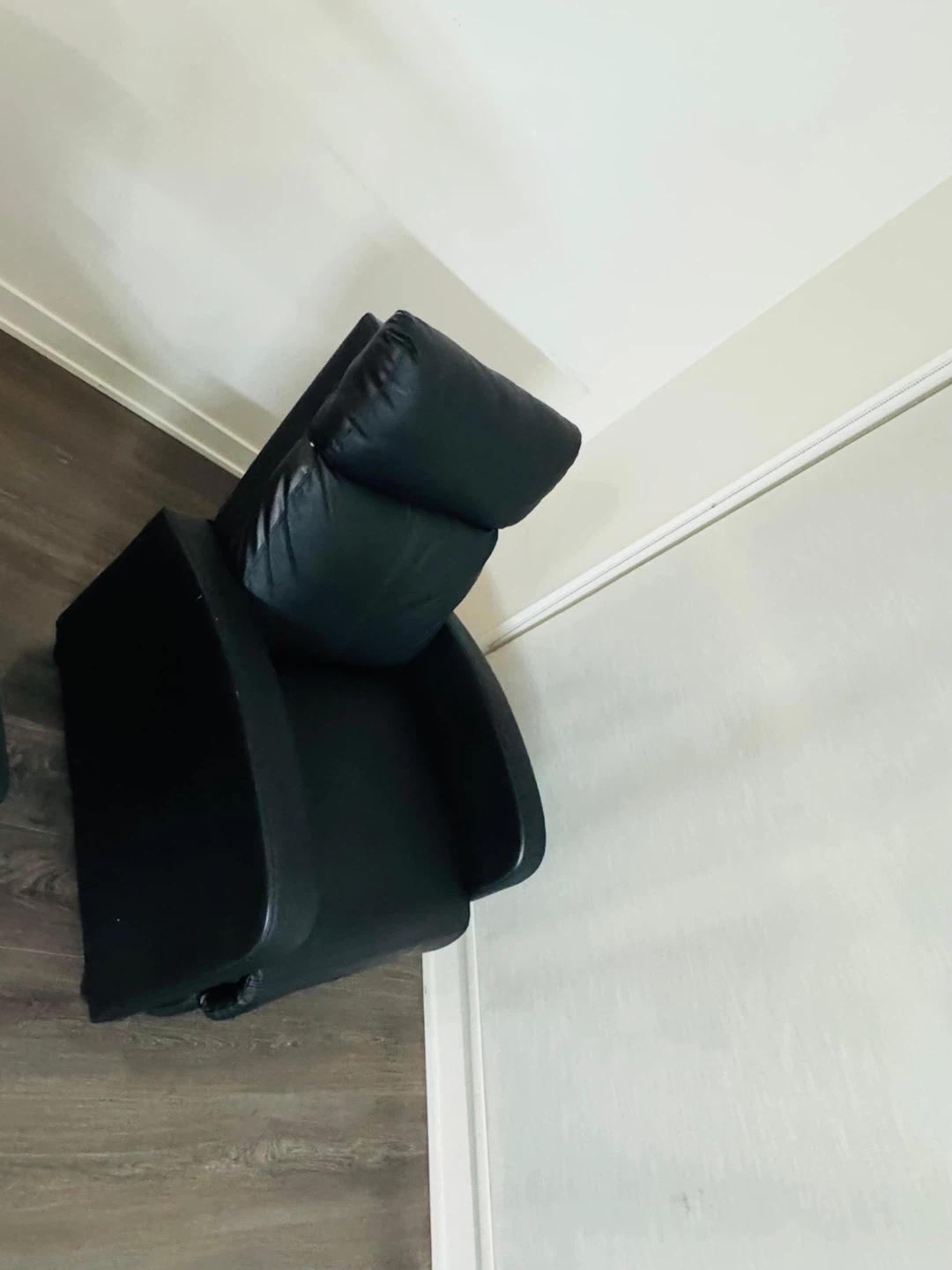 Black Leather Recliner Chair - photo 2
