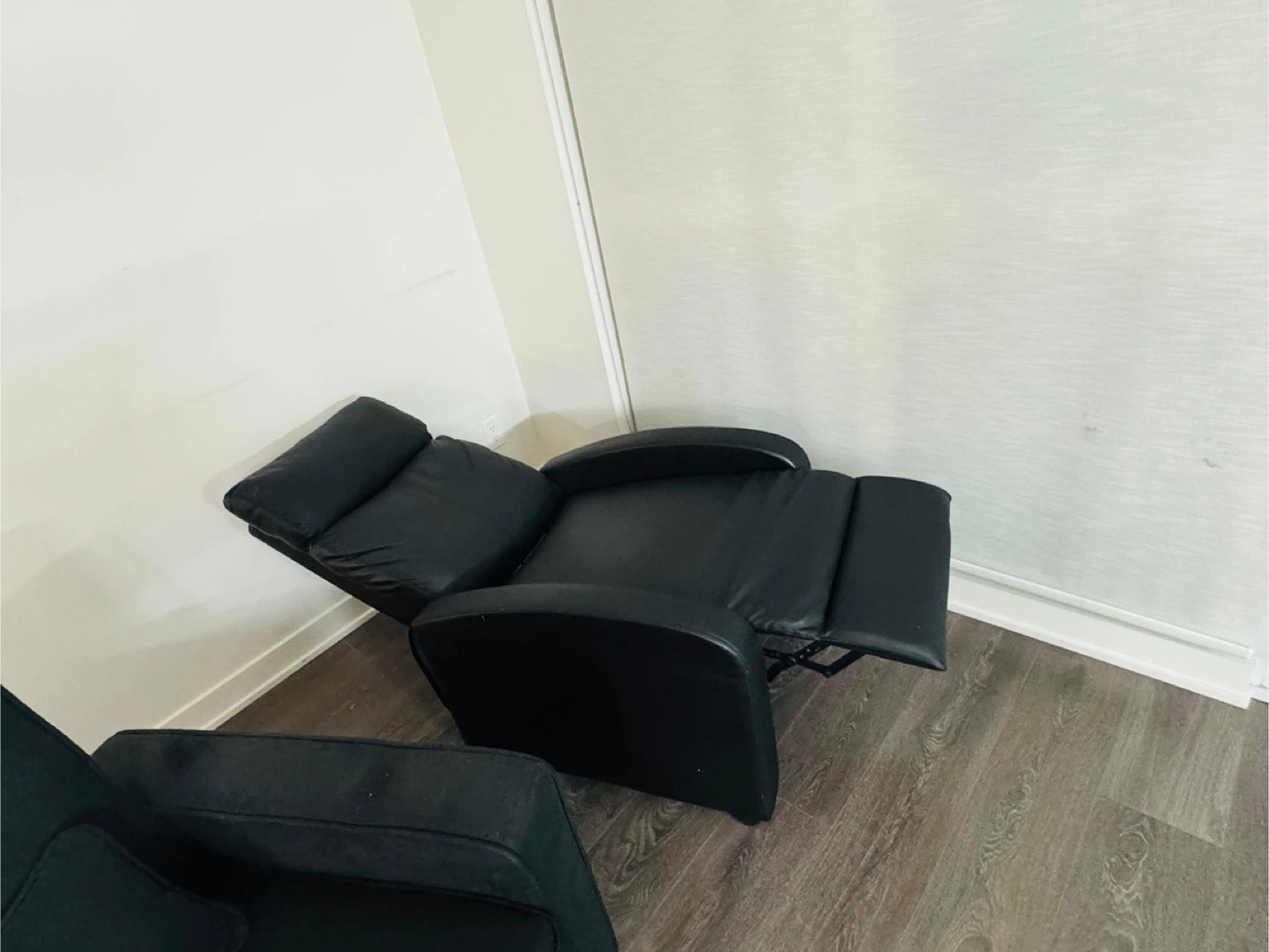Black Leather Recliner Chair - photo 3