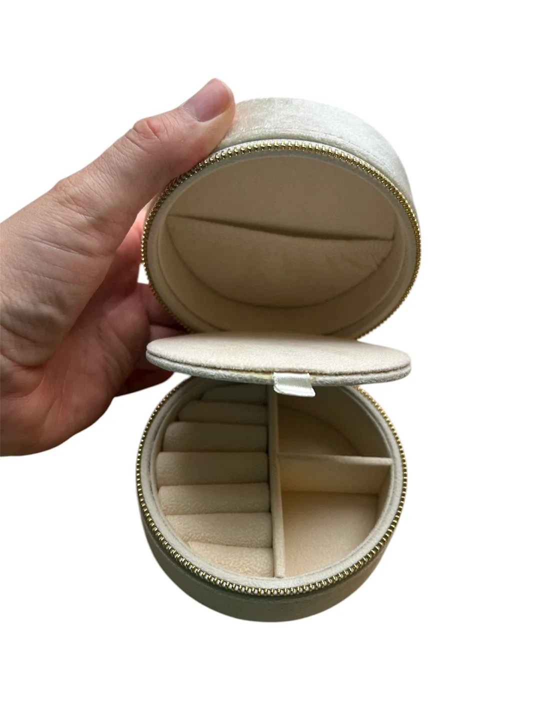 Monogrammed 'G' Jewellery Travel Case image indicator(3)