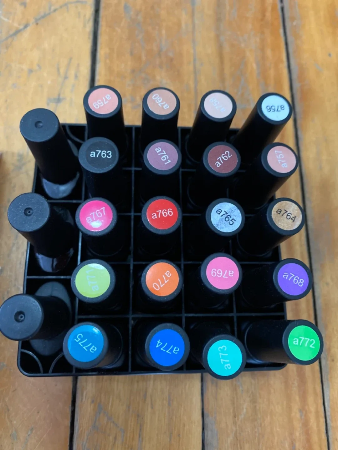 Beetles 20 Colors Gel Polish Kit image indicator(3)