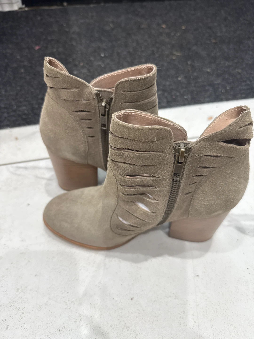 Seychelles Suede Ankle Boots - Size 6 - photo 2