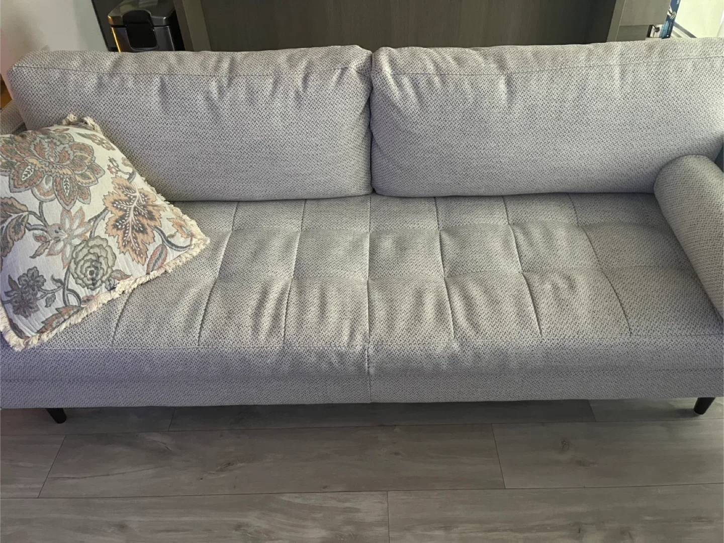Structube Modern Light Gray Sofa – Excellent Condition image indicator(2)