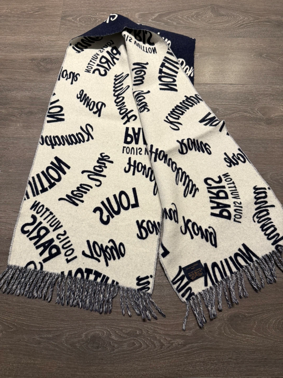 Louis Vuitton Paris Cities Wool & Cashmere Scarf - photo 5