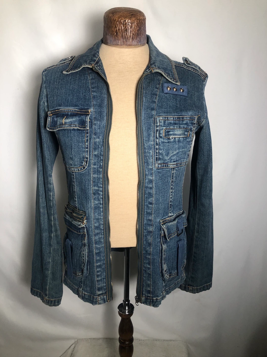 Womens Denim Jacket. Size 7. - photo 3