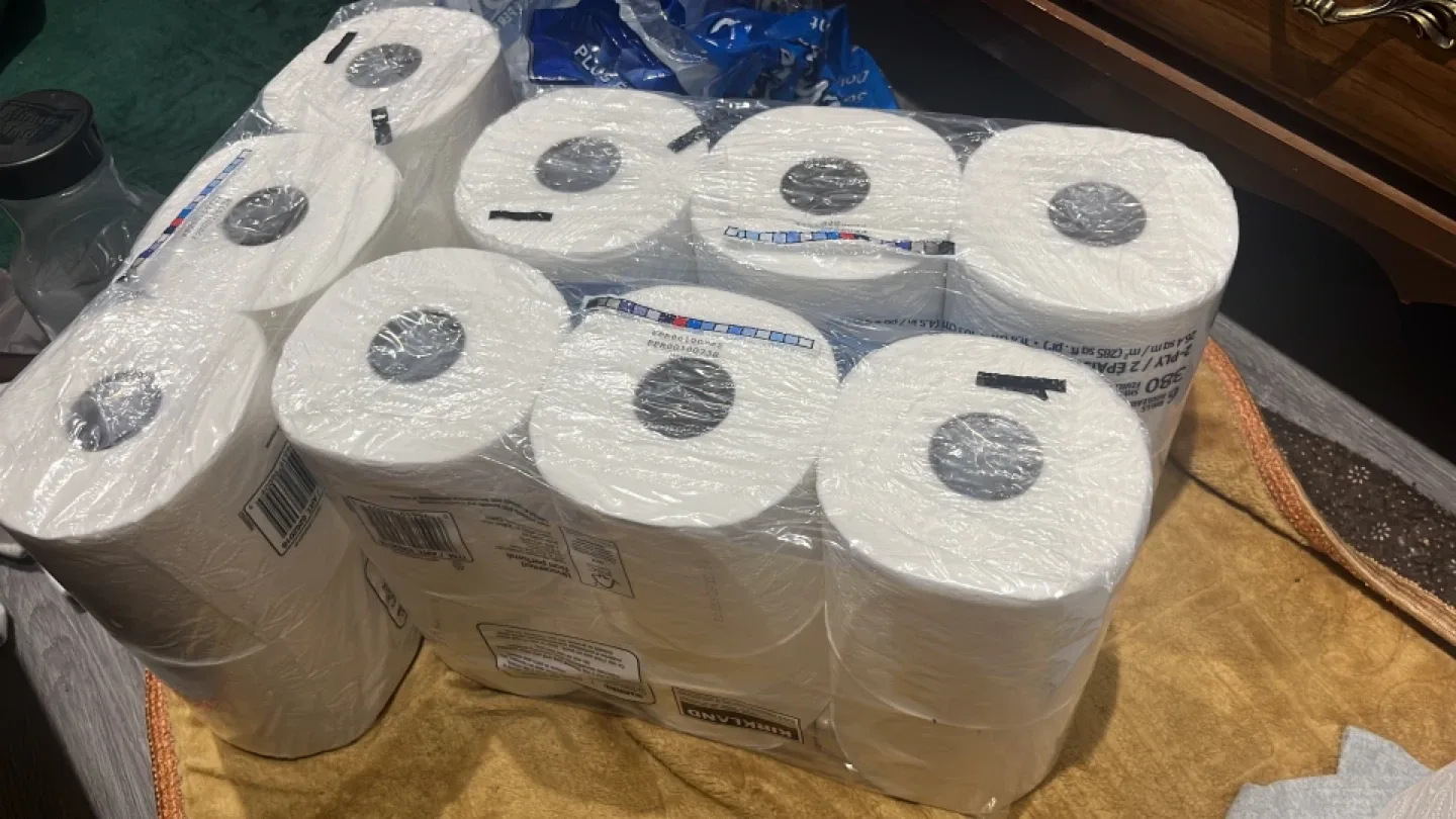 18 piece Kirkland Bath Tissue image indicator(2)