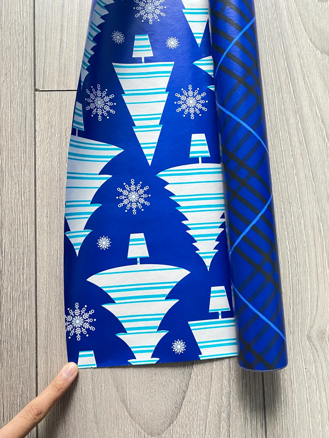 4 Double Sided Premium Hallmark Christmas Wrapping Paper - photo 3
