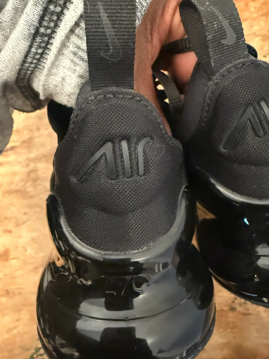 WOMEN’S Nike Air Max 270 - Black image indicator(8)