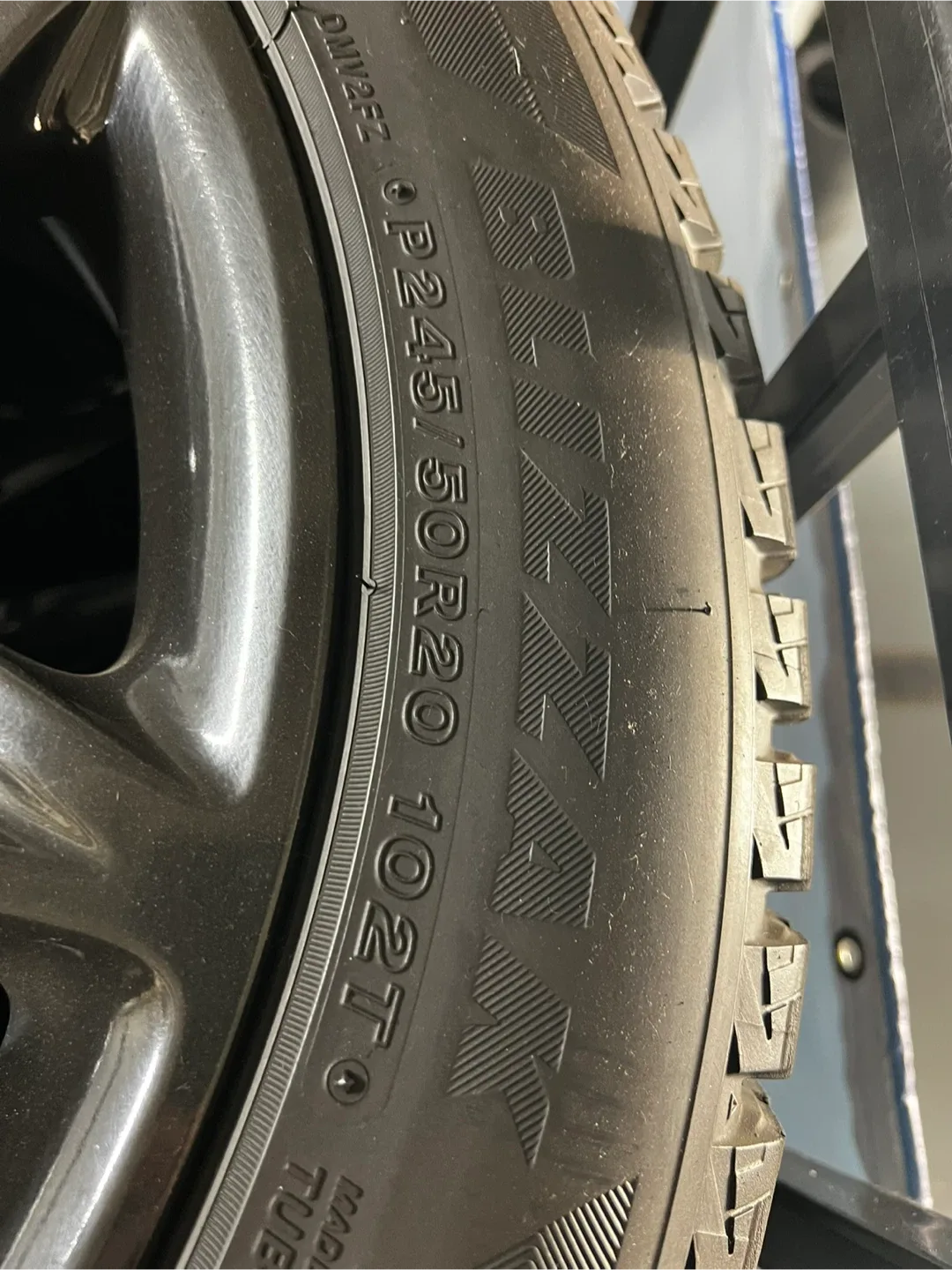 Bridgestone Blizzak Winter Tires and Rims image indicator(7)