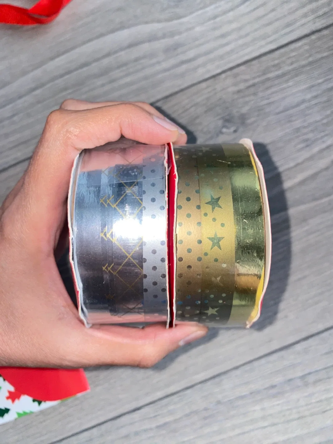 Christmas Supplies Bundle - Gift Bags, Roll & Decorative Ribbons image indicator(5)