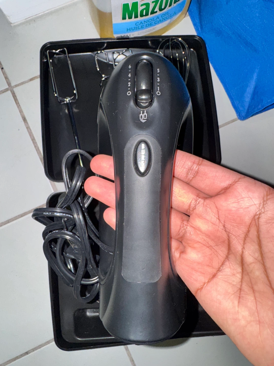 Hamilton Beach Hand Mixer with Case - photo 4