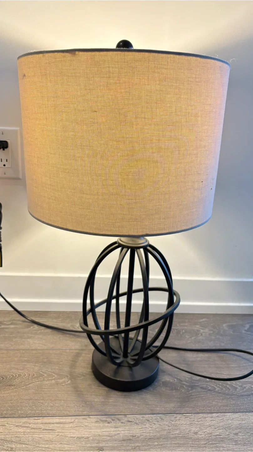 Modern Black Metal Cage Table Lamp image indicator(4)